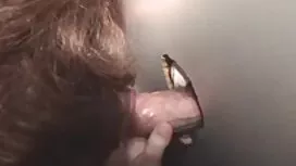Незнайомці, брат і с ...