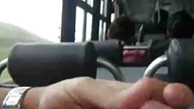 Перехожий натискає н ...