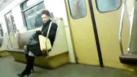 Собака зайнята тим,  ...