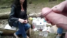 Біла дівчина маленьк ...